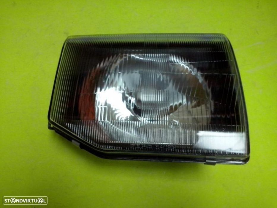 Farol Faróis da frente Mitsubishi Pajero V24 e V44 NOVOS