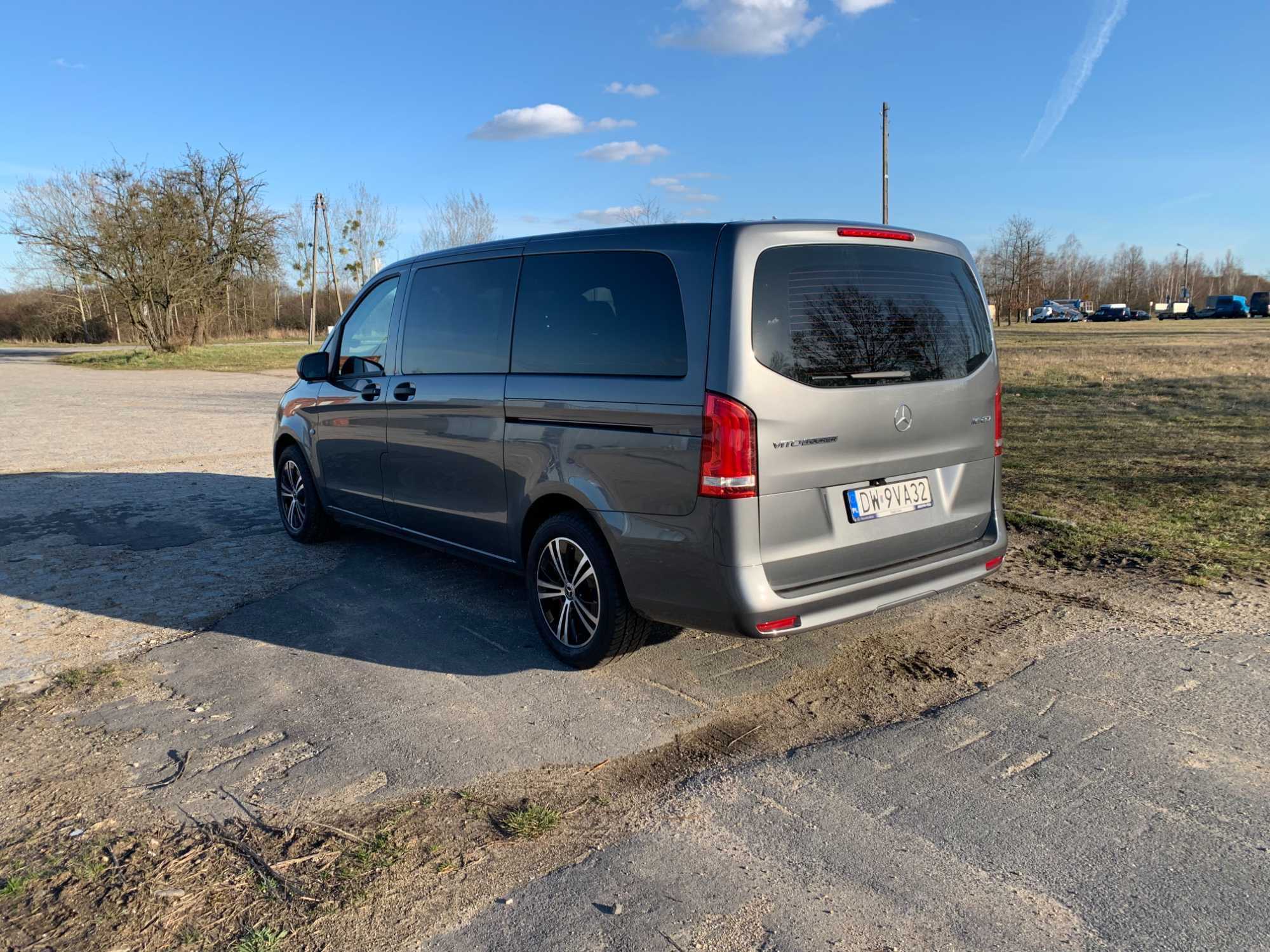 Wynajem Busa Wrocław Mercedes Vito 2021r Automat Tempomat 9osób F-VAT