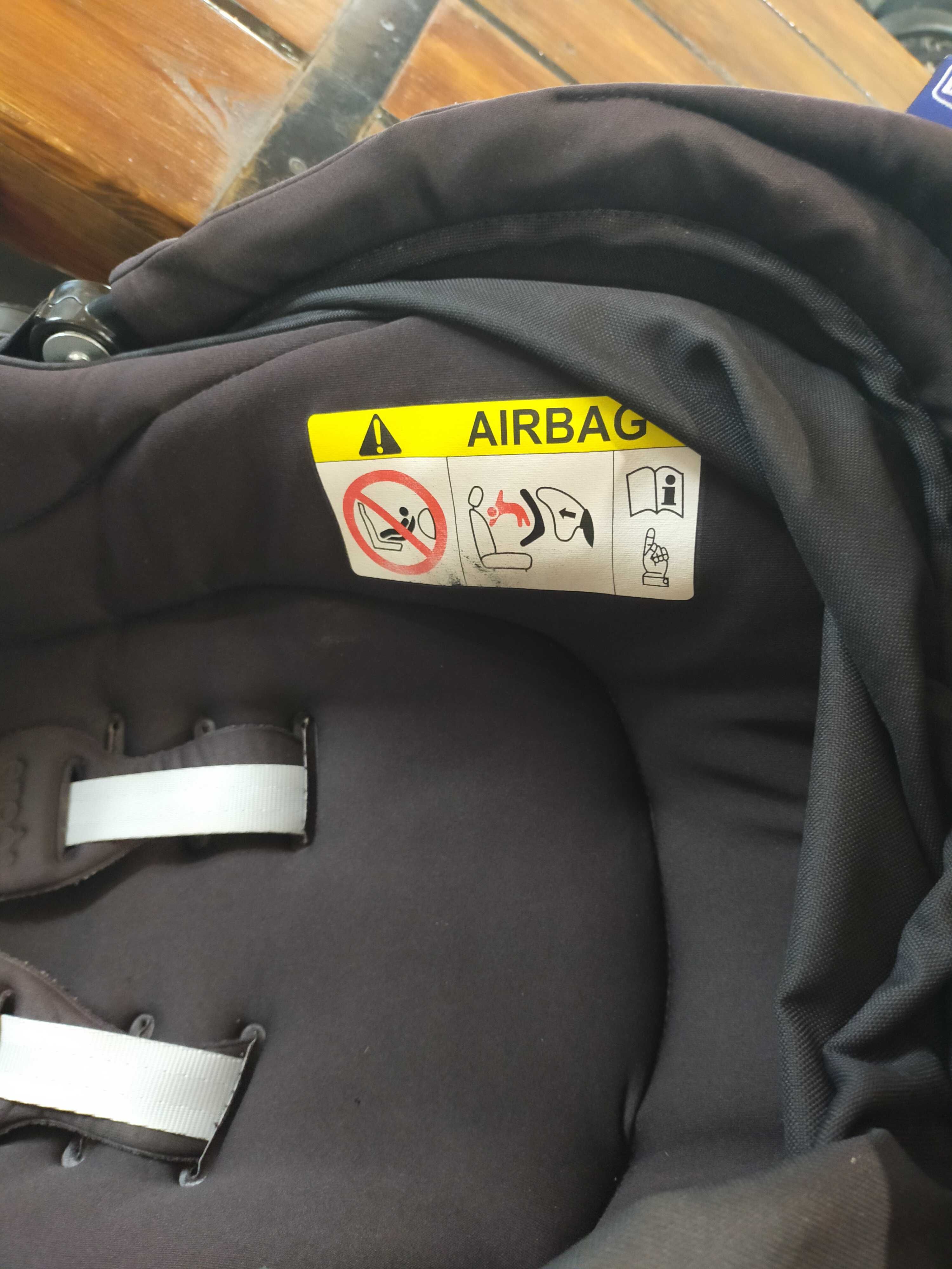 Автокрісло дитяче Chicco 0-13kg.