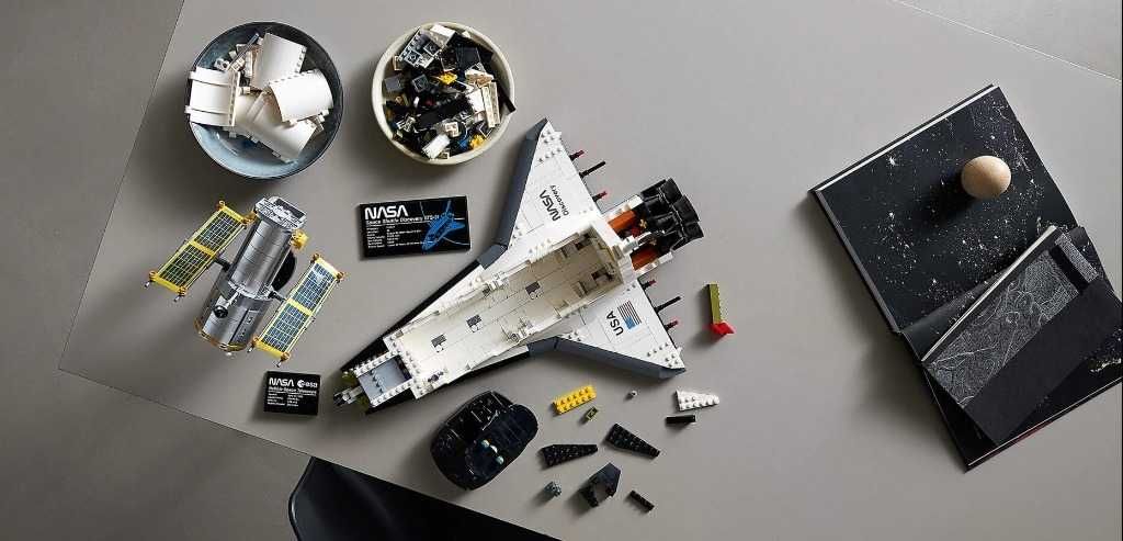 LEGO Creator Expert 10283 NASA Discovery Shuttle