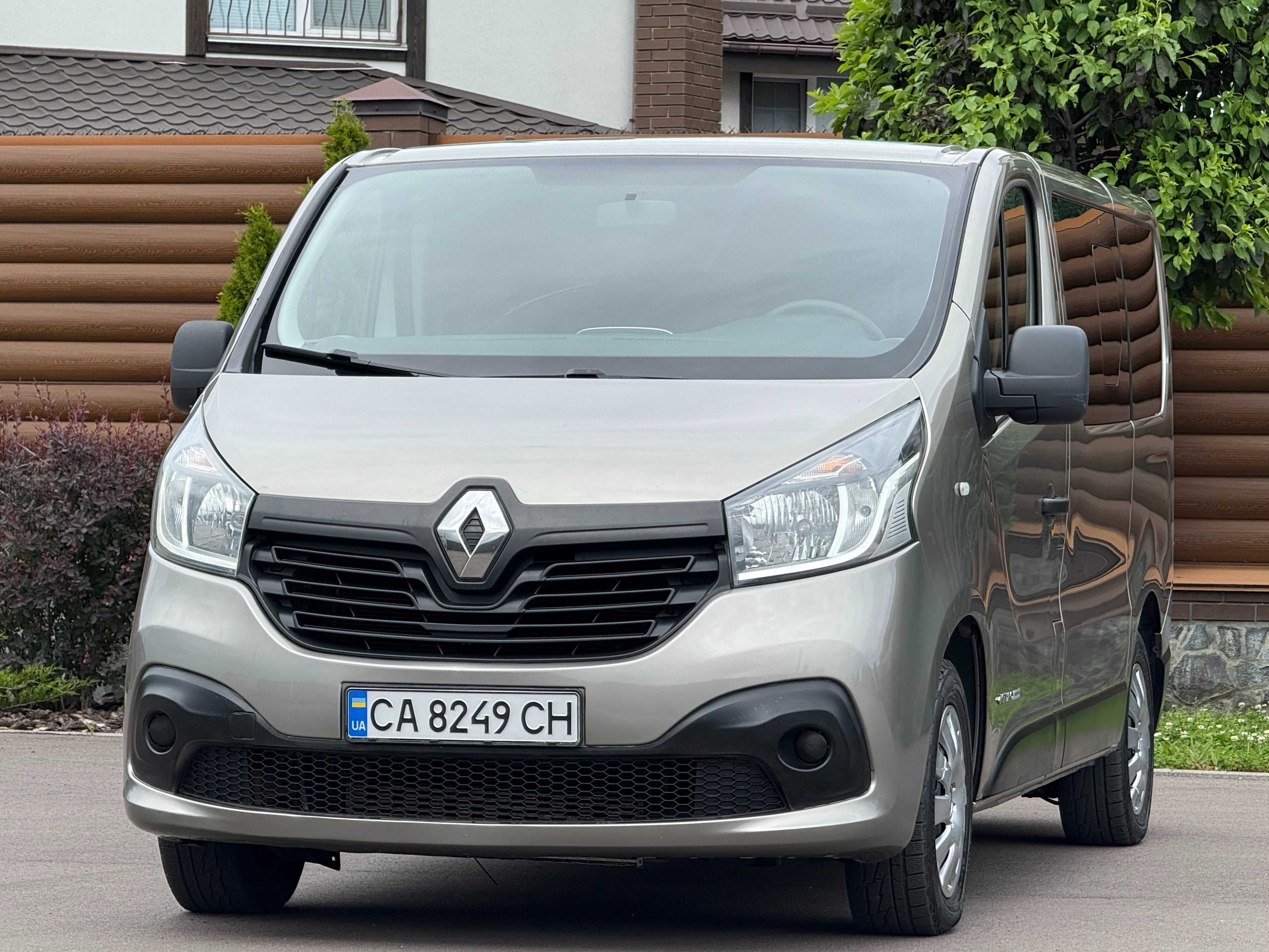 Renault Trafic  2015 Оригінальний пасажир