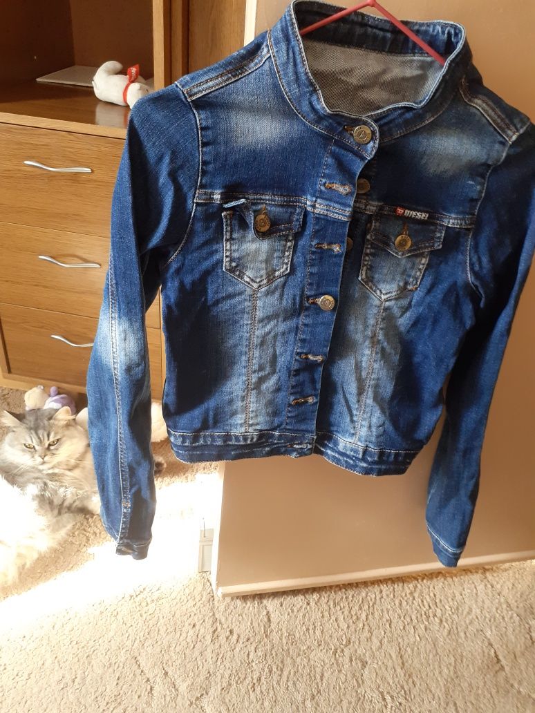 Пиджак джинсовый для девочки.