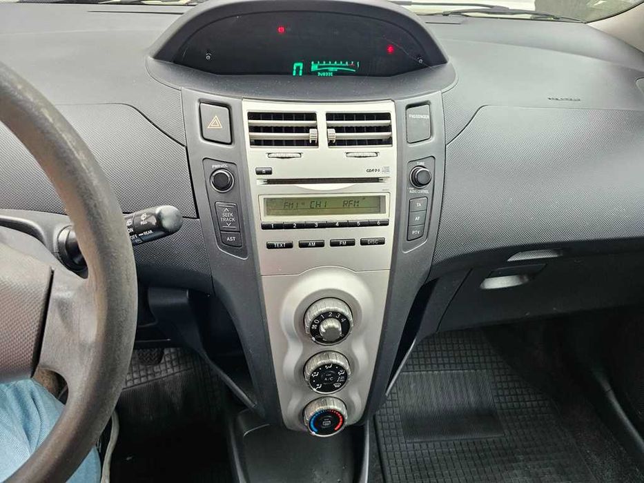 Toyota Yaris 1.0Vvti 70Cv Selo Barato 07/2006