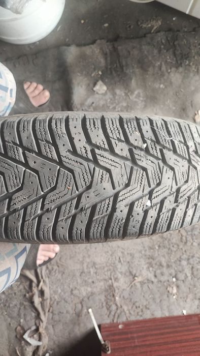 Продам  шины зимние