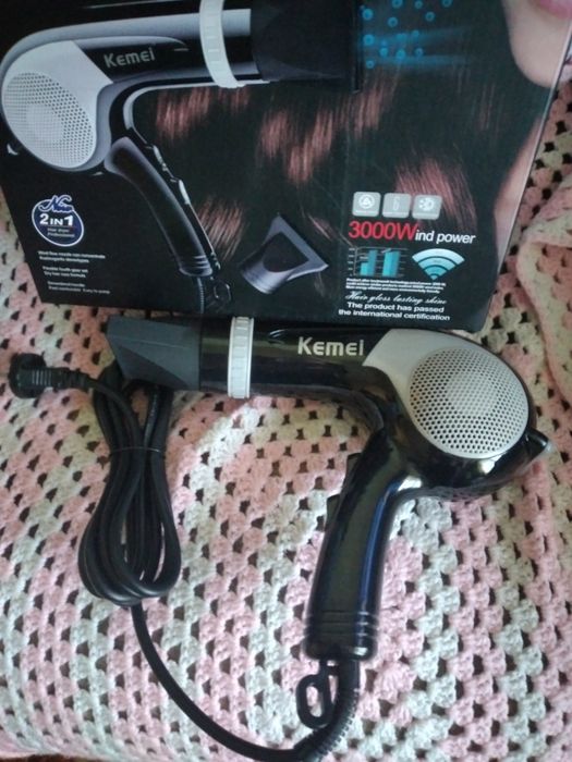 Продається фен профеційний