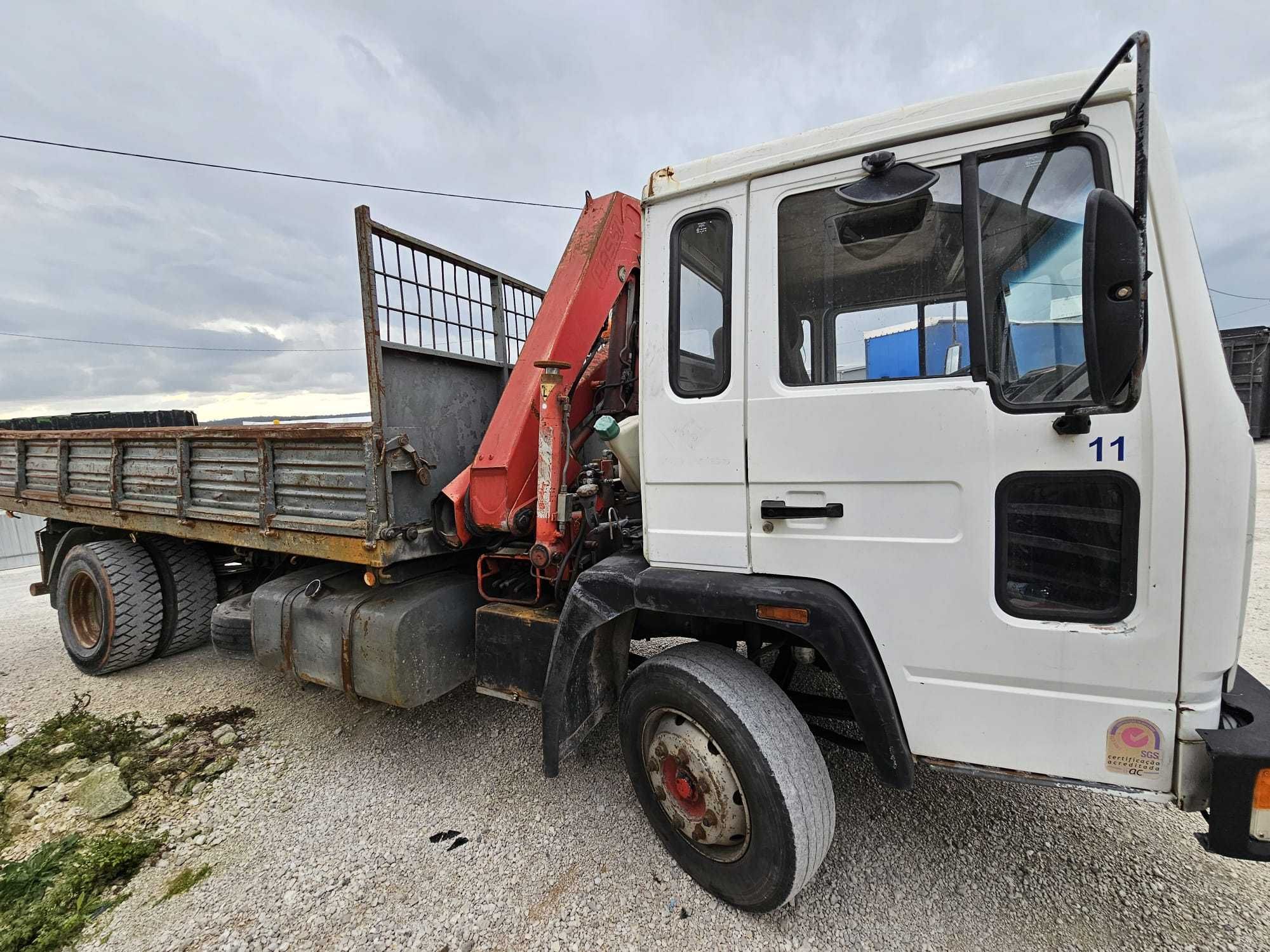 Volvo FL 6 com grua e báscula