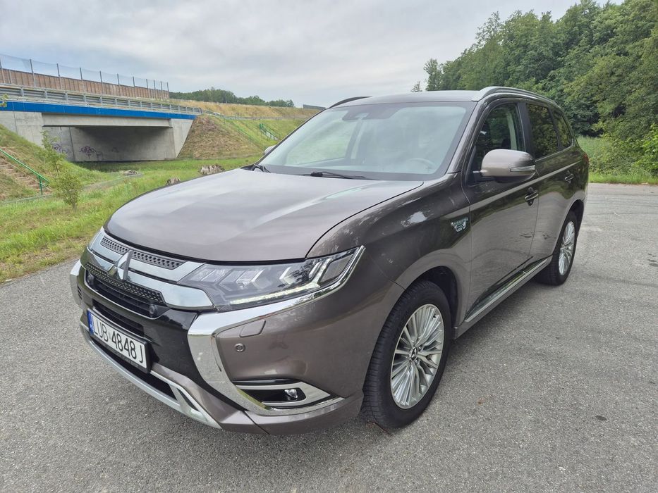 Mitsubishi Outlander 2,4 PHEV, Android Auto, Apple CarPlay, Alcantara