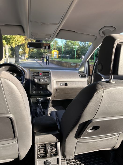 VW Touran 2013 максимальна комплектація ідеальний стан