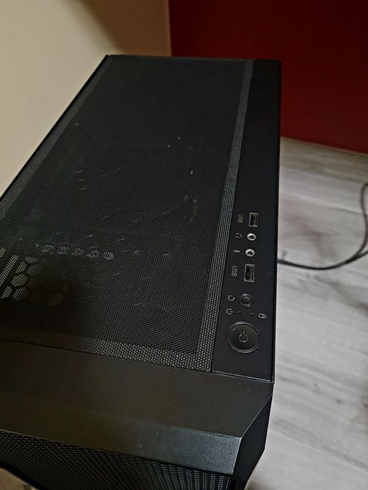 Komputer Ryzen 9 3900X, RX6700XT, 32GB RAM - klawiatura, mysz, monitor