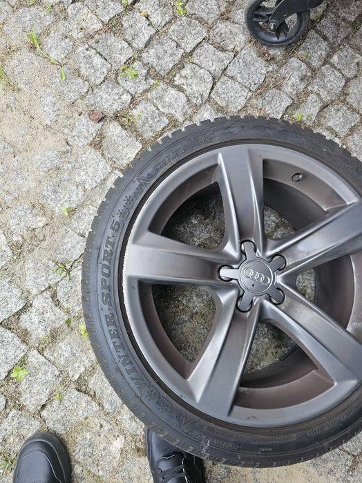 Felgi 18" oryginalne audi z oponami zimowymi
