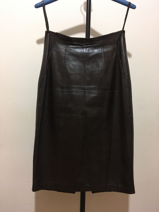 Шкіряна спідниця.