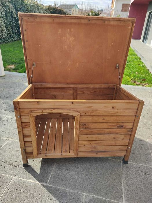 Casota de cão, em madeira