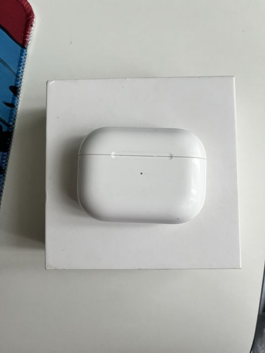 Оригінальні Air Pods Pro без одного навушника