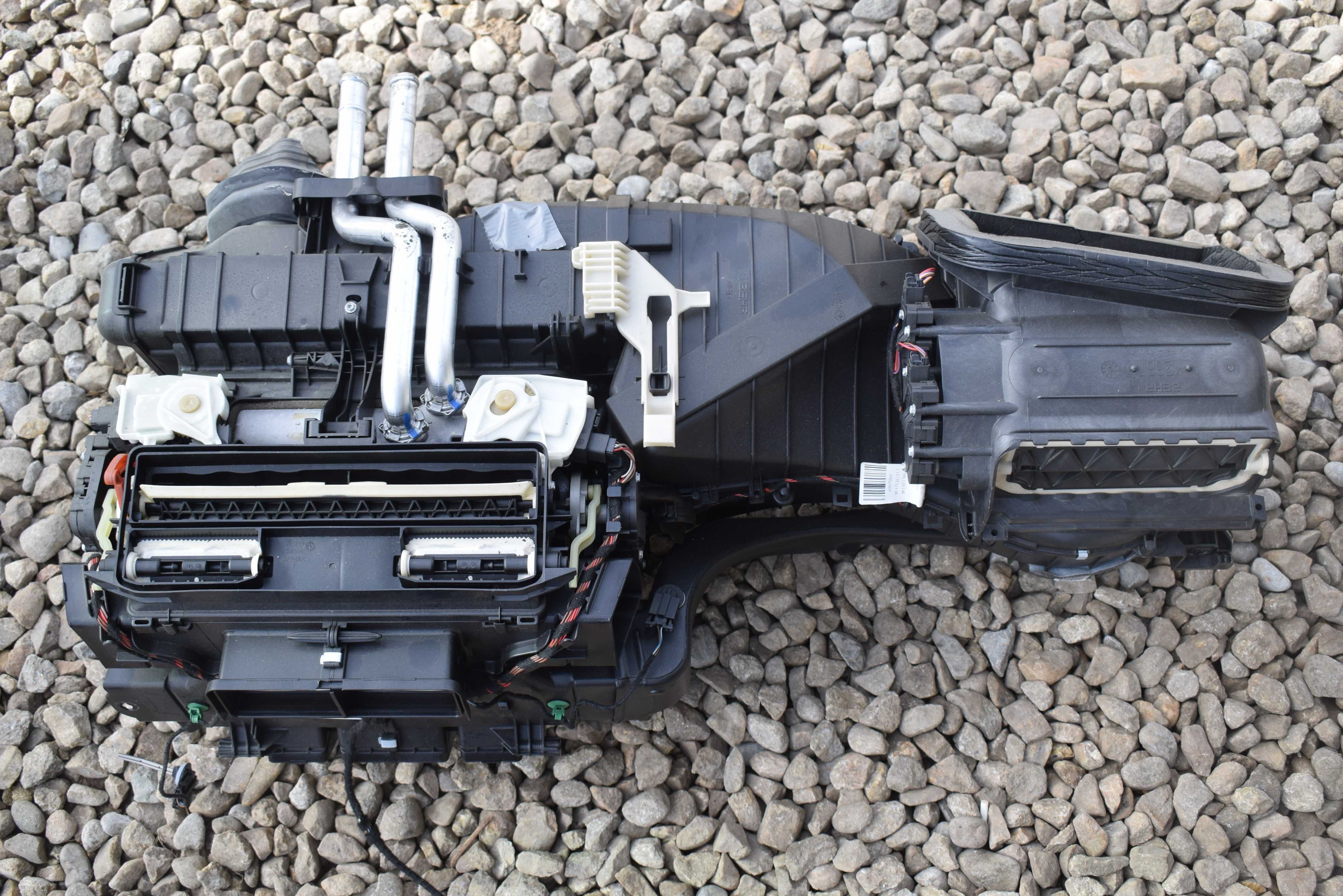 Audi A4 S4 B8 lift 12r. nagrzewnica dmuchawa kompletna 8T1.820005B