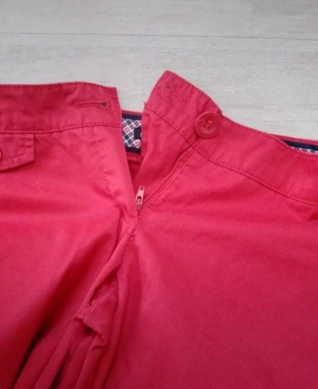 Spodnie materiałowe czerwone 34
