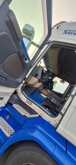 Scania r450 low-deck