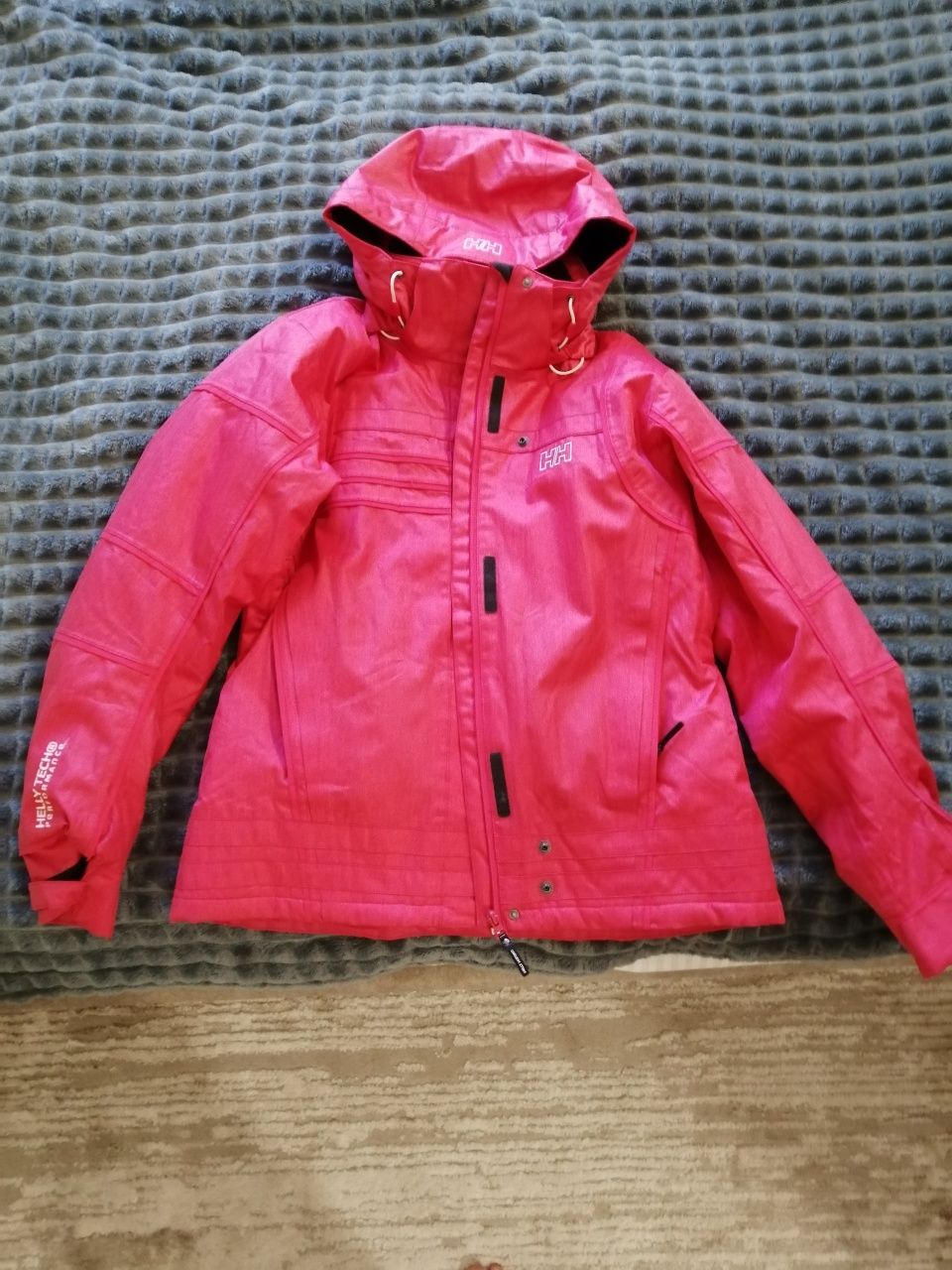 Жіноча утеплена горно лижна куртка helly hansen