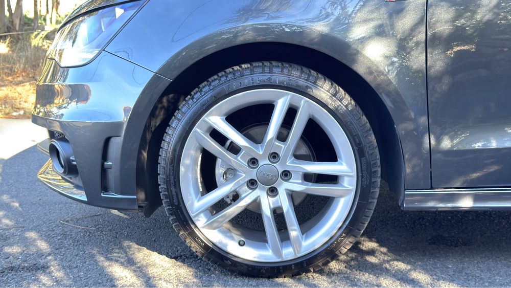 Audi A1 1.6 3x S-line - Caixa Automática