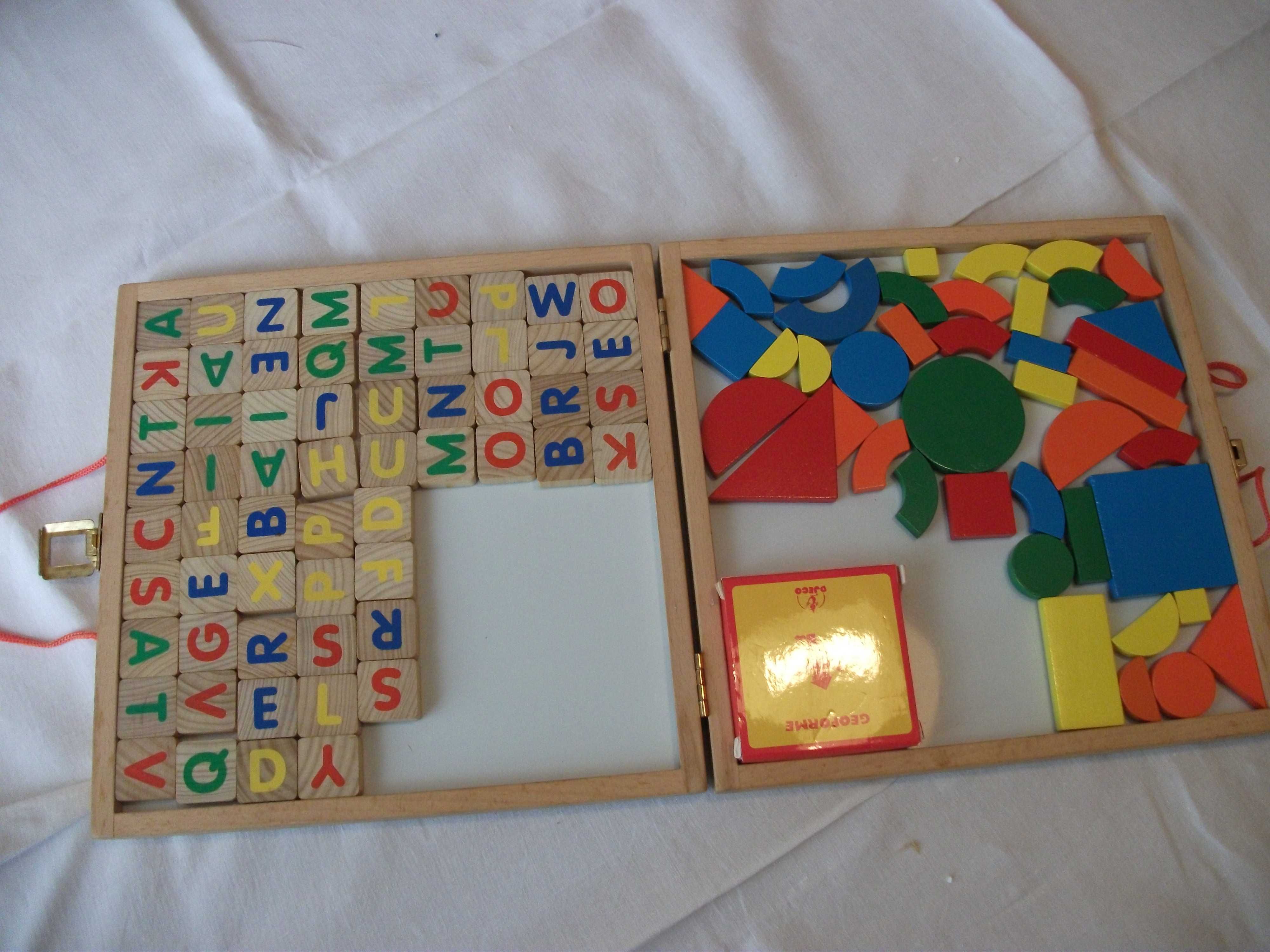 Vendo Tangram abecedário em madeira