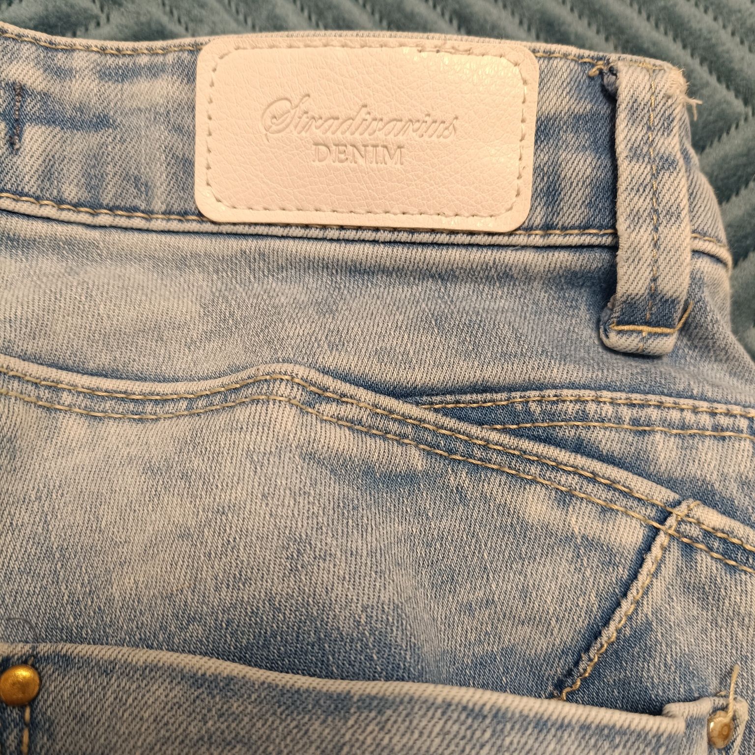 Jeansy Stradivarius