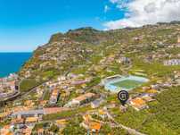 Moradia Tradicional com Projeto Aprovado em Câmara de Lobos