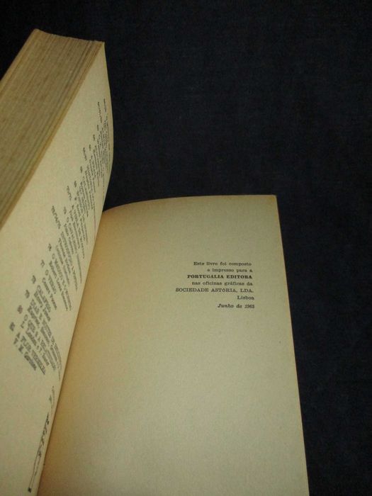 Livro A Flor Vermelha V. Garchine O Livro de Bolso
