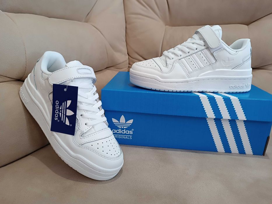 Жіночі кросівки adidas forum (2 кольори)