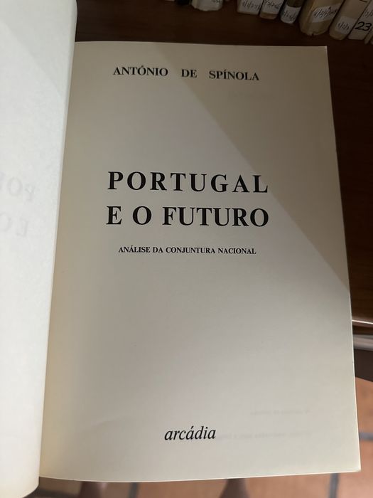 Livro raro de António de Spínola - Portugal e o futuro