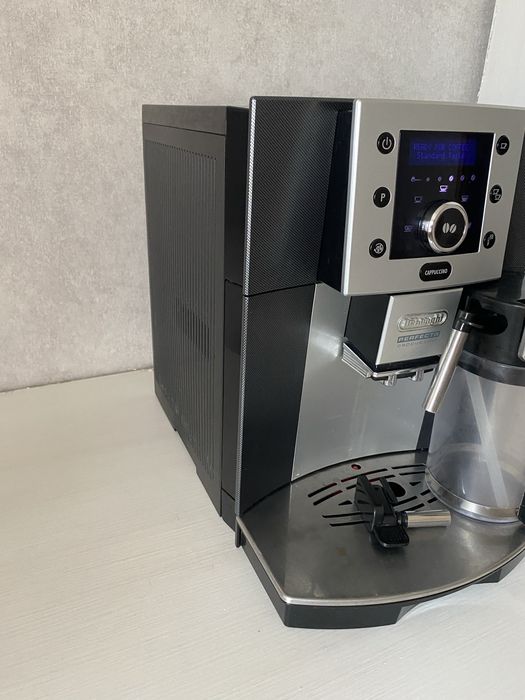 Кавомашина Delonghi Perfecta Cappuccino ESAM5500 є Вибір