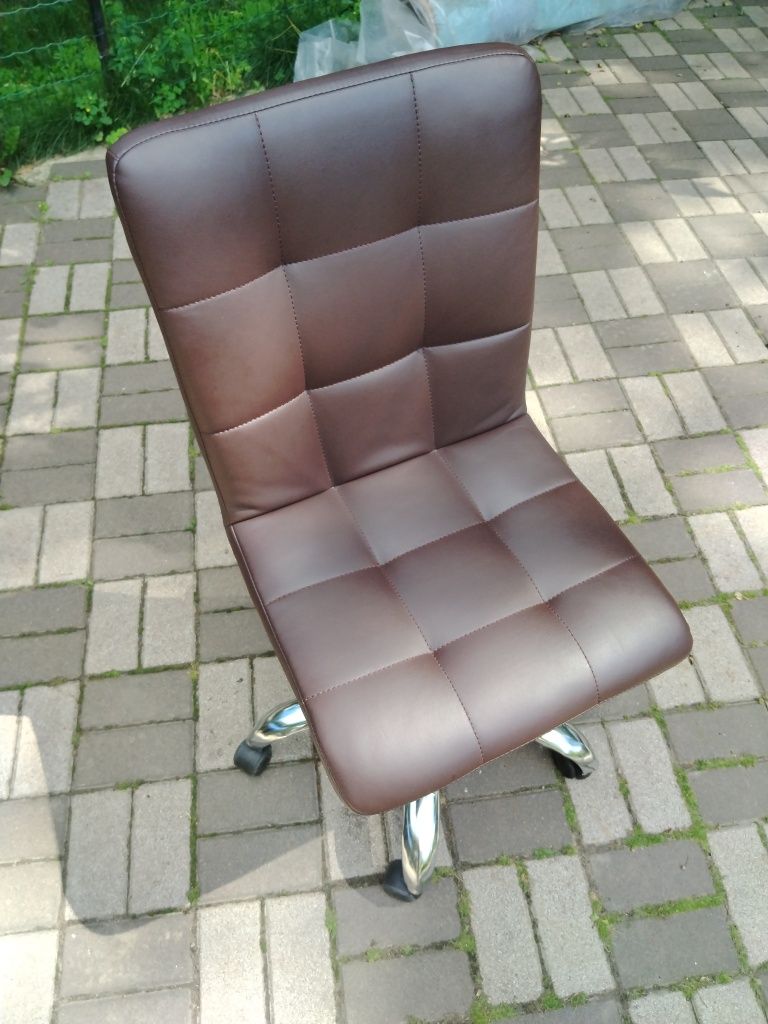 Продам офісне крісло NOWY STYL