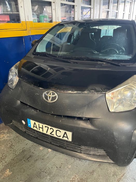 Vendo carro  4 lugares, 3 portas