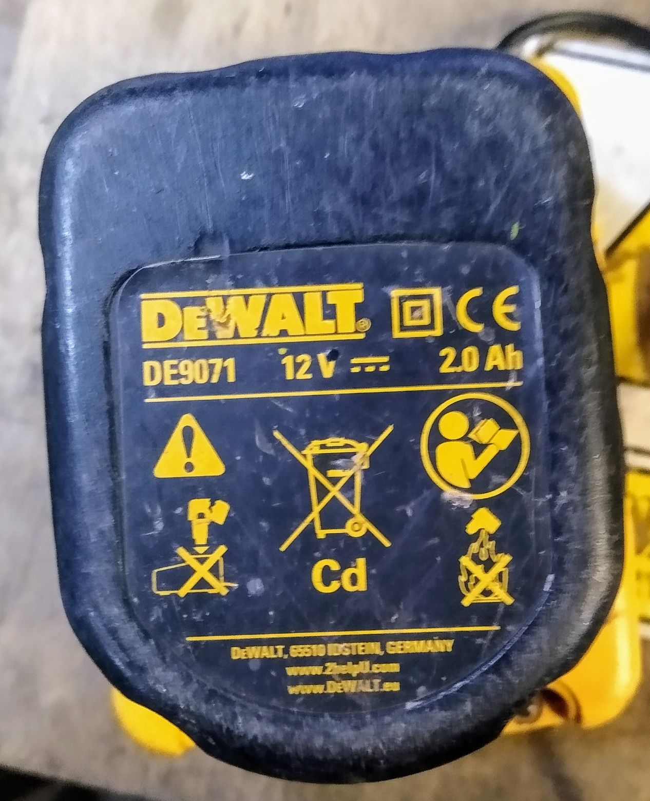 Ladowarka do baterii akumulatorów DeWalt DE9116 + aku 12V