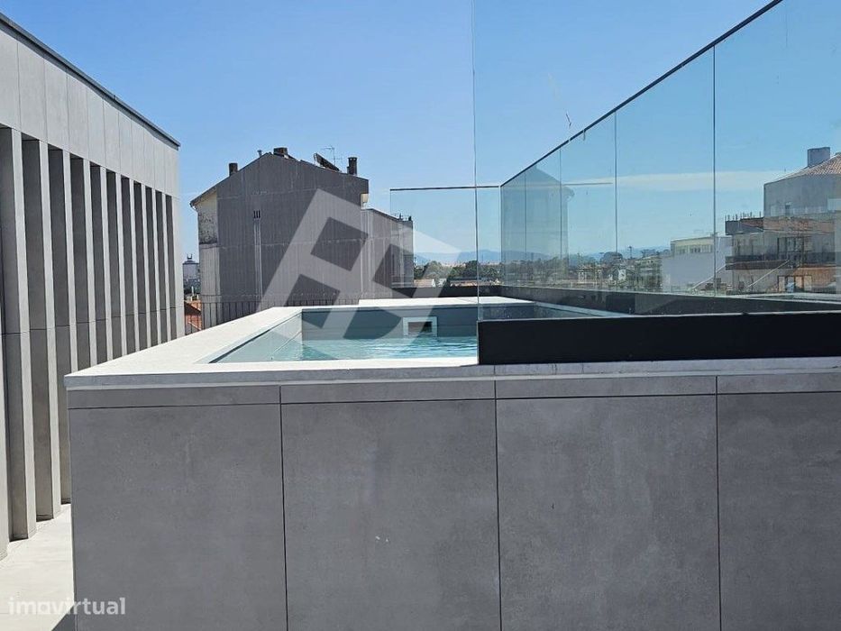 Apartamento T3 Duplex c/ Terraço e piscina - Aveiro Centro