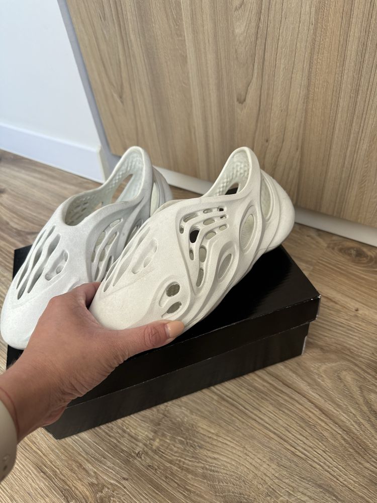 yeezy foam runner ОРИГІНАЛ 37-38 розмір