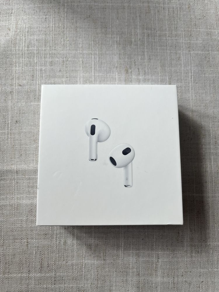 AirPods 3 generacji MegSafe Charging Case jak nowe