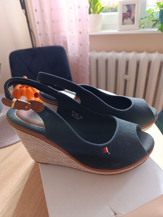 Buty damskie na koturnie rozmiar 39