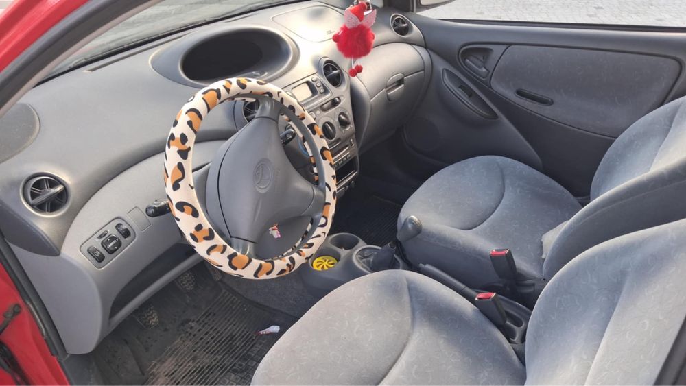 Toyota Yaris 1,2 benzyna