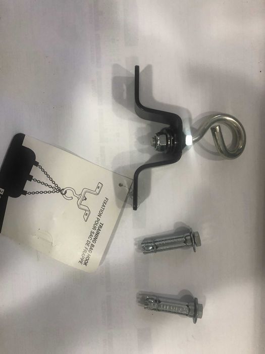 Boxe OUTSHOCK – Saco + Luvas + Suporte de parede (TUDO NOVO)