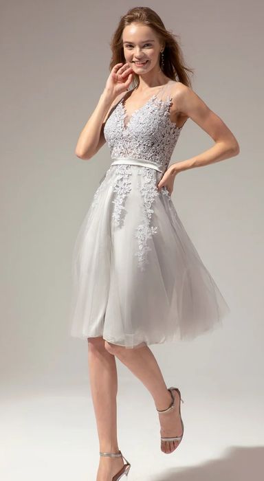 Szara tiulowa sukienka