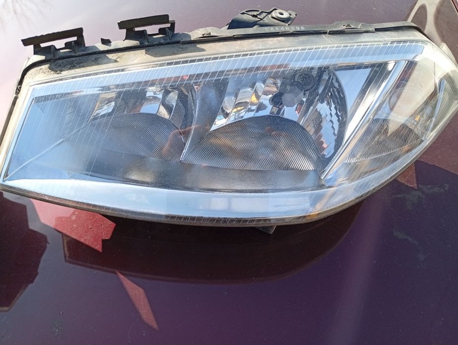 Renault megan 2 lampy przod lewa/prawa
