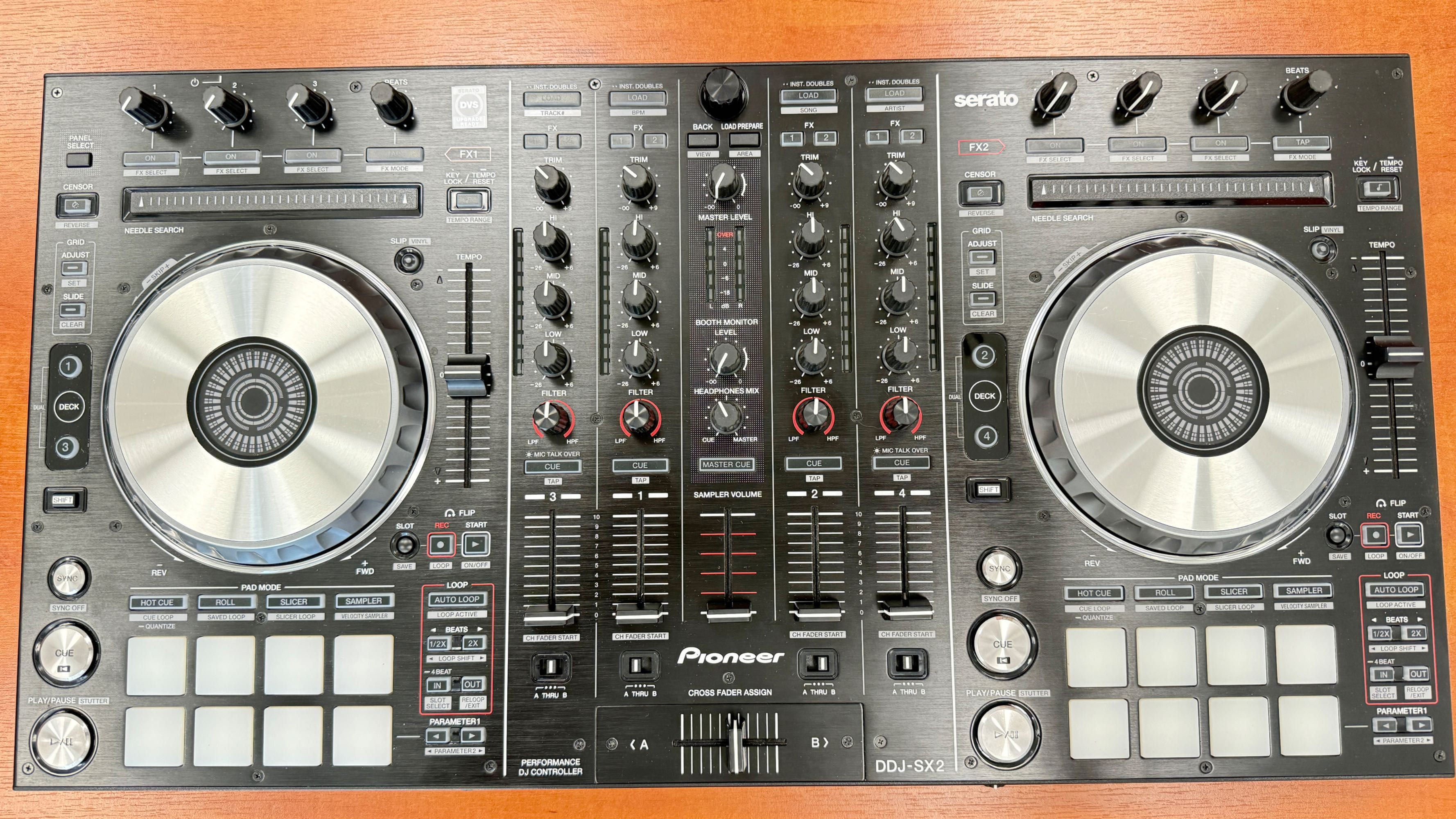 Pioneer DDJ SX2 w bardzo dobrym stanie technicznym