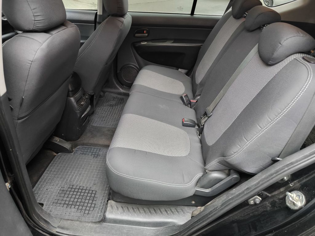 Автомобіль Kia Carens 2.0 бенз., 2008р