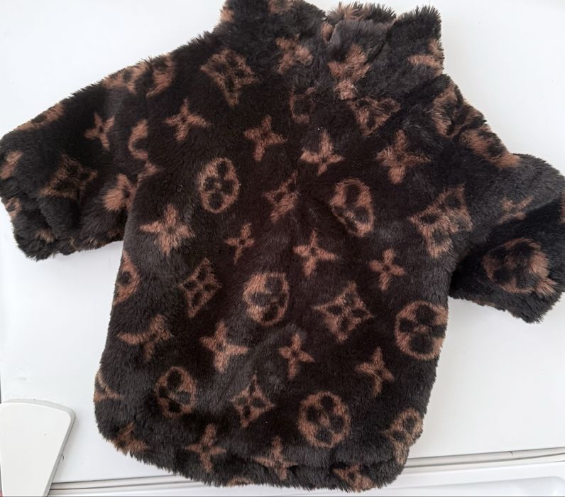 Одяг та куртки для собак