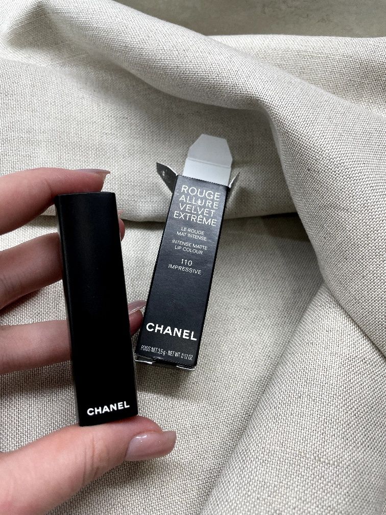 помада Chanel rouge ALLURE VELVET EXTRÊME 110