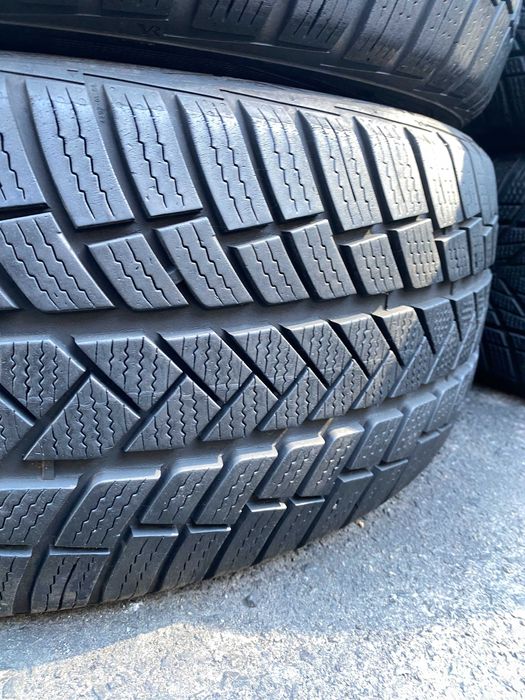 Шини 235 45 20 Vredestein 85% Зима