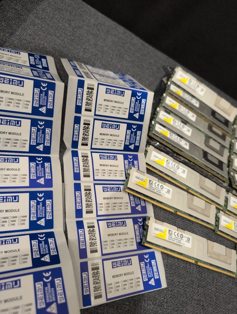 Оперативна пам'ять з охолодженням LRDIMM DDR4 64GB 3200 4RX4 REG ECC,
