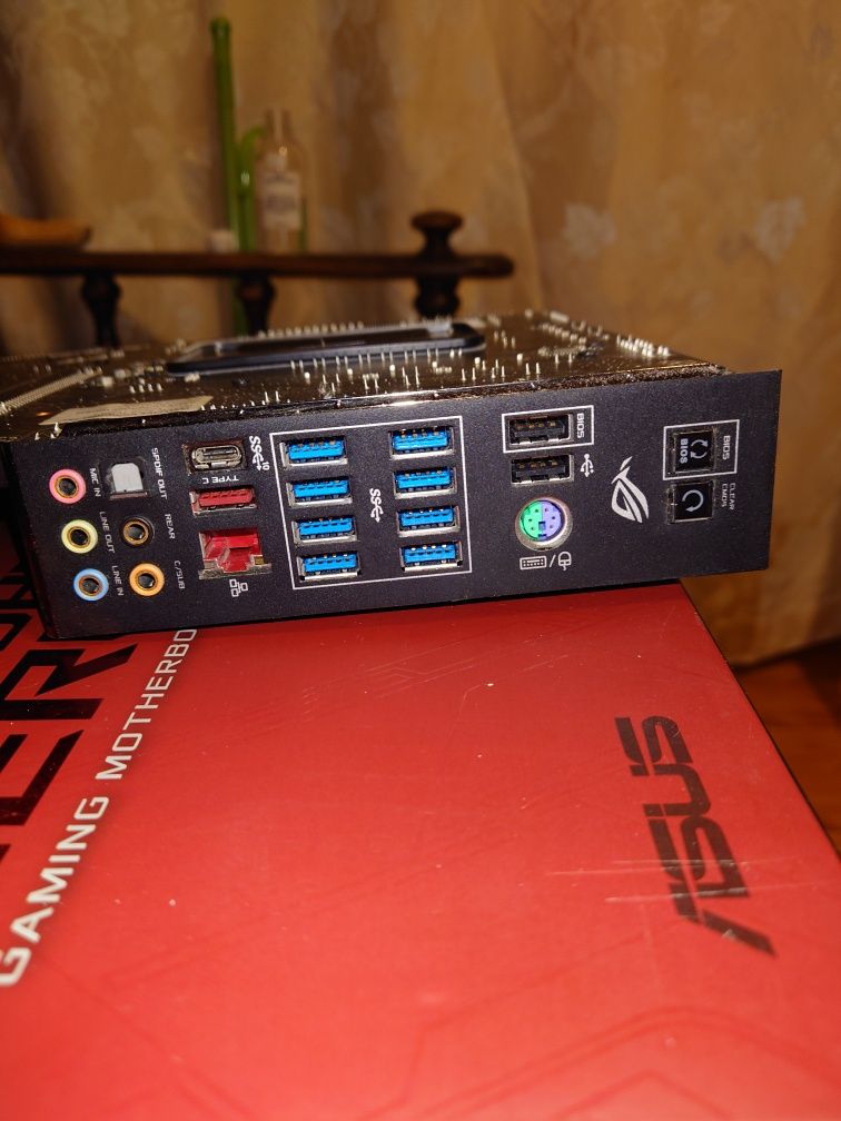 Материнська плата ASUS ROG Crosshair VII c7h am4 x470