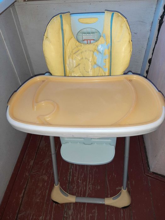 Годувальне крісло фірми "Chicco"