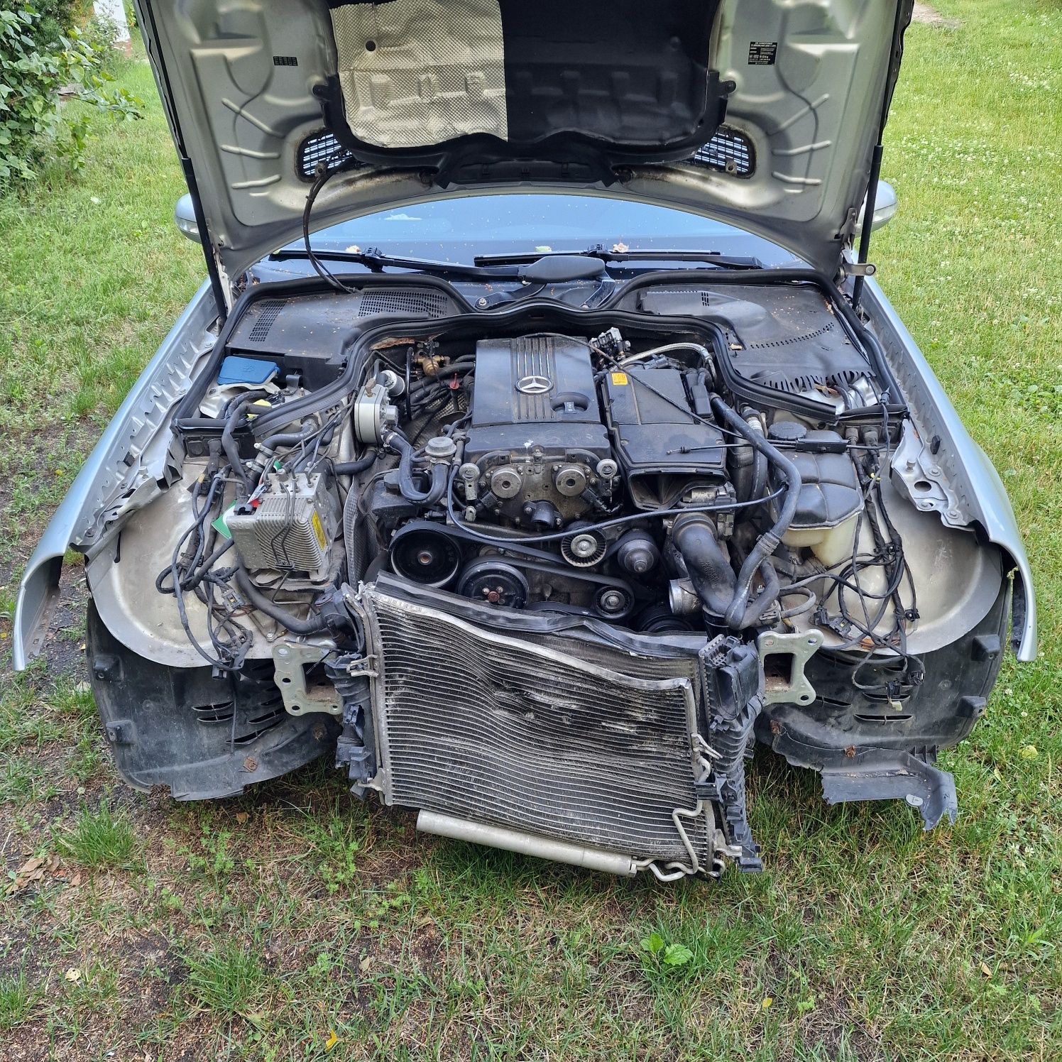 Mercedes w211 E200 kompressor na części.
