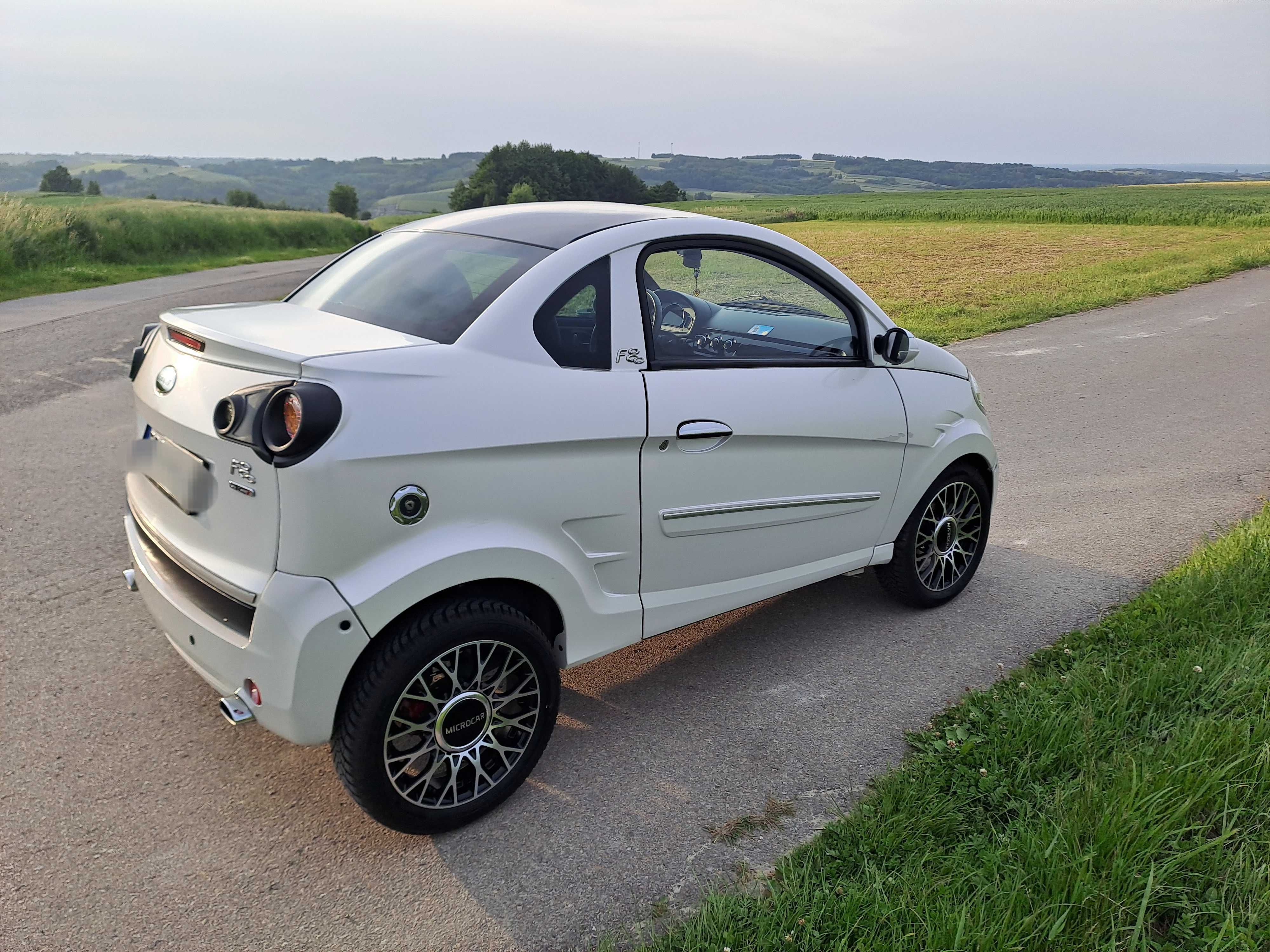 Samochod bez prawka Microcar M.GO